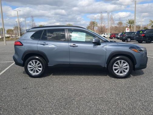 2022 Toyota Corolla Cross LE