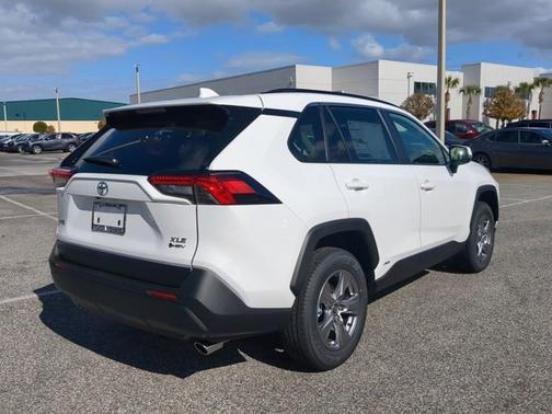 2025 Toyota RAV4 Hybrid XLE