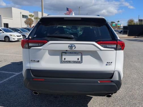 2025 Toyota RAV4 Hybrid XLE