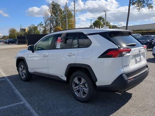 2025 Toyota RAV4 Hybrid XLE