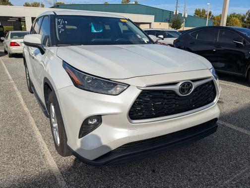 2022 Toyota Highlander LE