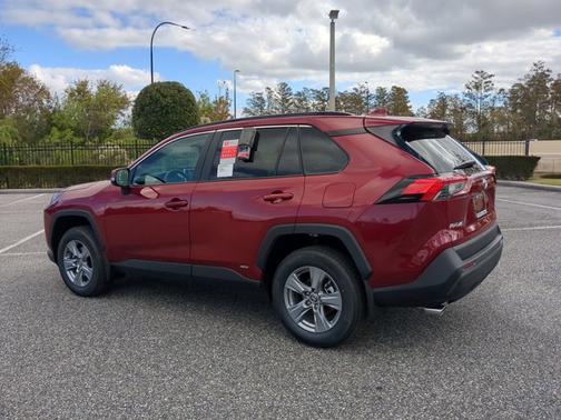 2025 Toyota RAV4 Hybrid XLE