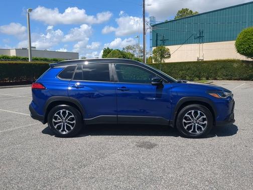 2024 Toyota Corolla Cross Hybrid SE