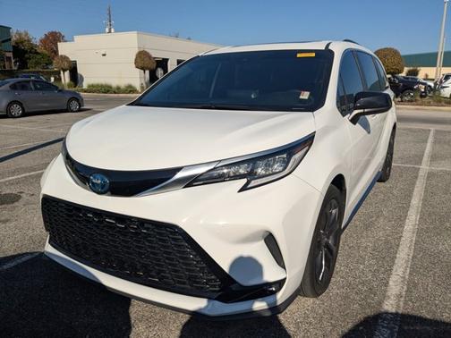 2022 Toyota Sienna XSE
