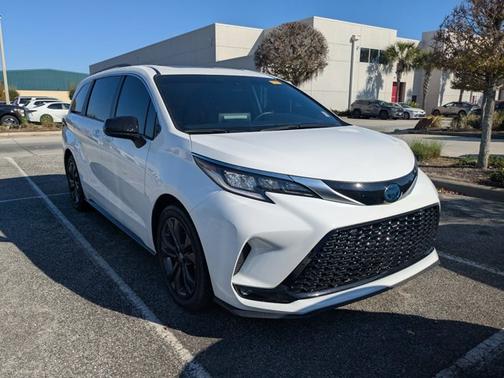 2022 Toyota Sienna XSE