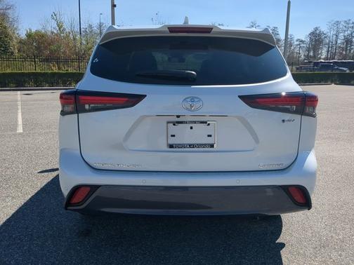 2026 Toyota Highlander Hybrid Limited