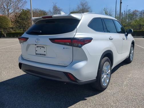 2026 Toyota Highlander Hybrid Limited