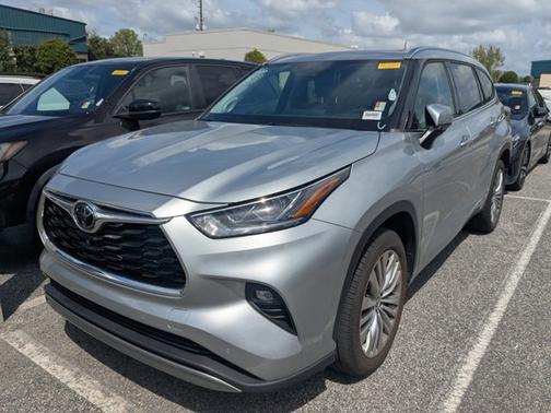 Celestial Silver 2023 Toyota Highlander Platinum