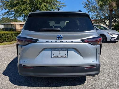 2025 Toyota Sienna XLE