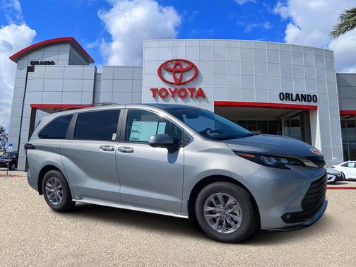 2025 Toyota Sienna XLE
