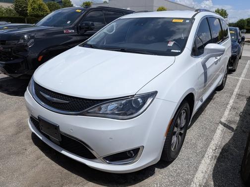 Bright White Clearcoat 2020 Chrysler Pacifica Touring-L Plus