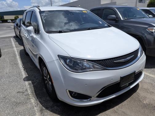 Bright White Clearcoat 2020 Chrysler Pacifica Touring-L Plus
