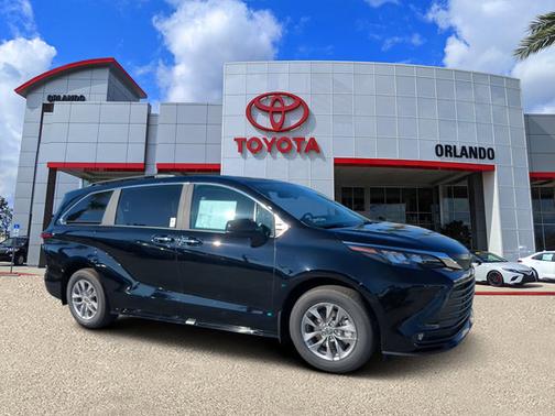 2025 Toyota Sienna XLE