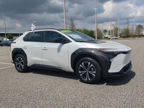 Wind Chill Pearl 2024 Toyota bZ4X XLE