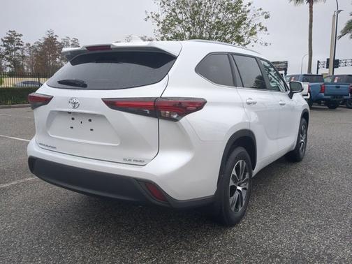 2026 Toyota Highlander XLE