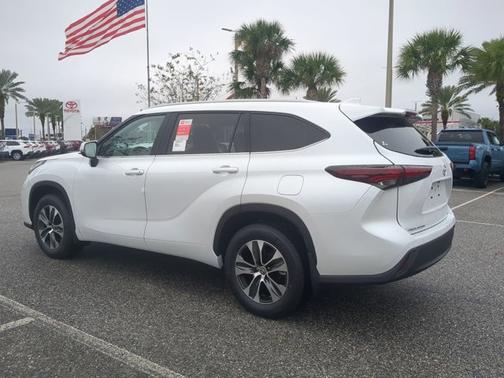 2026 Toyota Highlander XLE