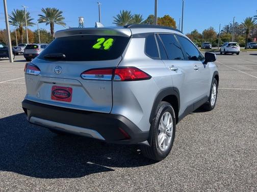 2024 Toyota Corolla Cross LE