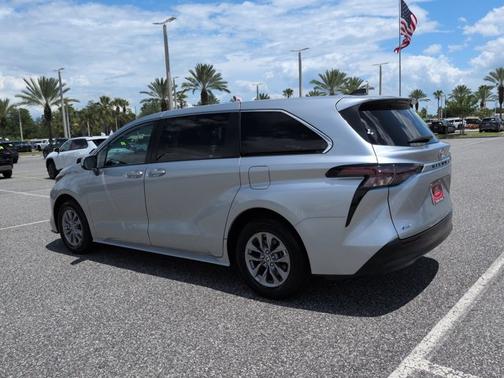 Celestial Silver Metallic 2025 Toyota Sienna LE