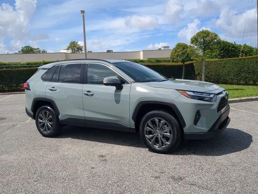 2023 Toyota RAV4 Hybrid XLE Premium