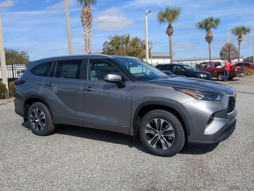 2026 Toyota Highlander Hybrid XLE
