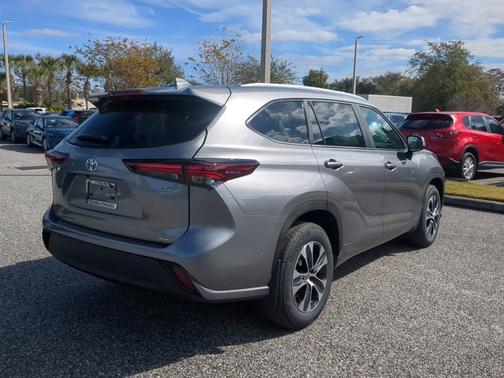 2026 Toyota Highlander Hybrid XLE