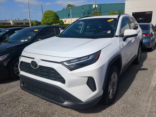 2022 Toyota RAV4 XLE