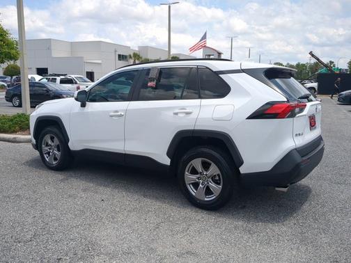 2022 Toyota RAV4 XLE