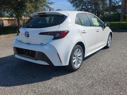 2026 Toyota Corolla Hatchback SE
