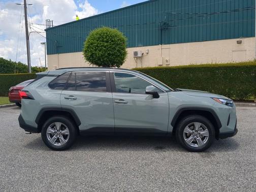 2023 Toyota RAV4 Hybrid XLE