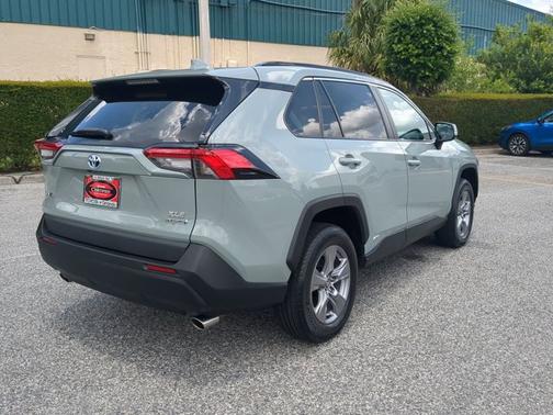 2023 Toyota RAV4 Hybrid XLE