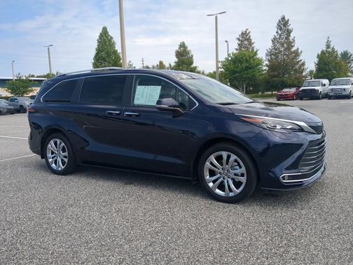 2024 Toyota Sienna Platinum