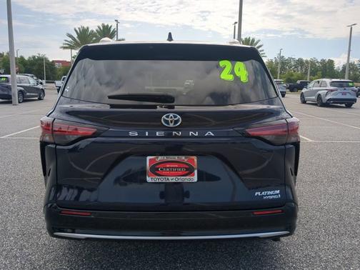 2024 Toyota Sienna Platinum