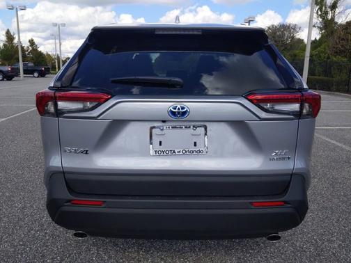 Silver Sky Metallic 2021 Toyota RAV4 Hybrid XLE