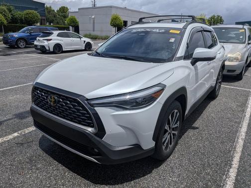Pearl 2023 Toyota Corolla Cross XLE