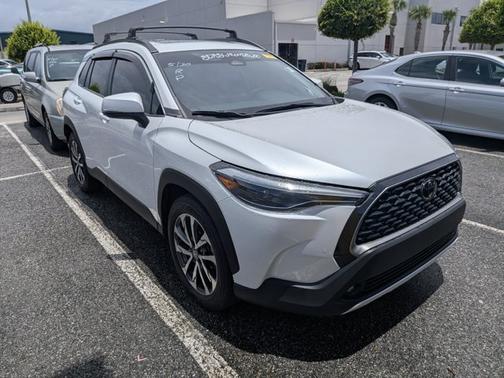 Pearl 2023 Toyota Corolla Cross XLE