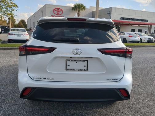 2026 Toyota Highlander XLE