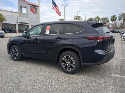 2026 Toyota Highlander Hybrid XLE