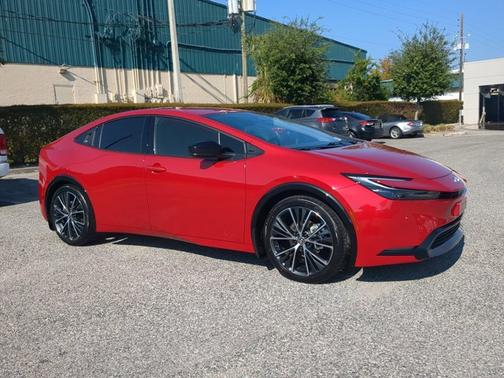 2025 Toyota Prius XLE