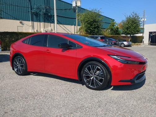 2025 Toyota Prius XLE