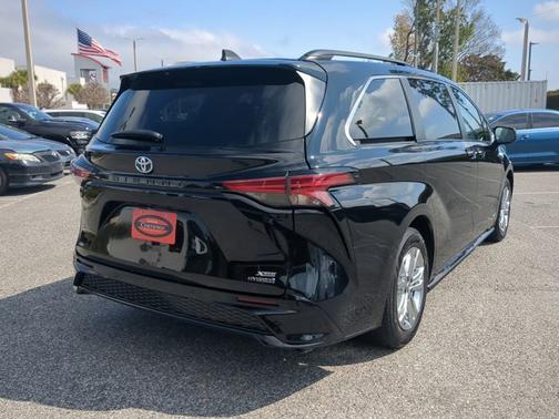 2021 Toyota Sienna XSE 7 Passenger