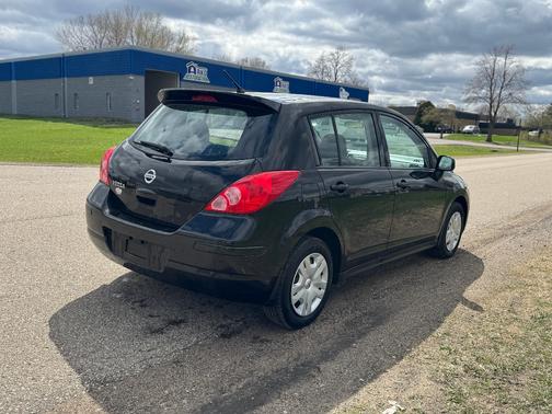 2012 Nissan Versa 1.8 S