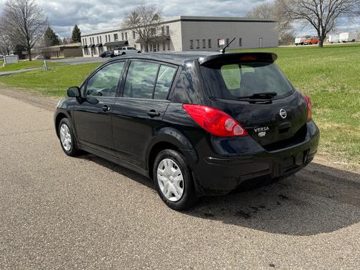 2012 Nissan Versa 1.8 S