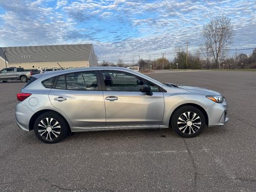 2019 Subaru Impreza 2.0i