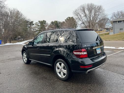 Black 2009 Mercedes-Benz M-Class ML 350 4MATIC