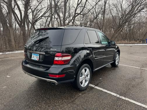 Black 2009 Mercedes-Benz M-Class ML 350 4MATIC
