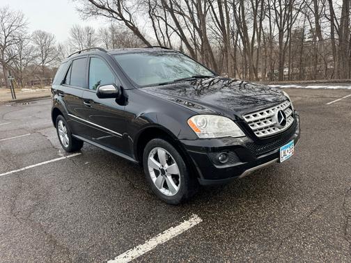 Black 2009 Mercedes-Benz M-Class ML 350 4MATIC