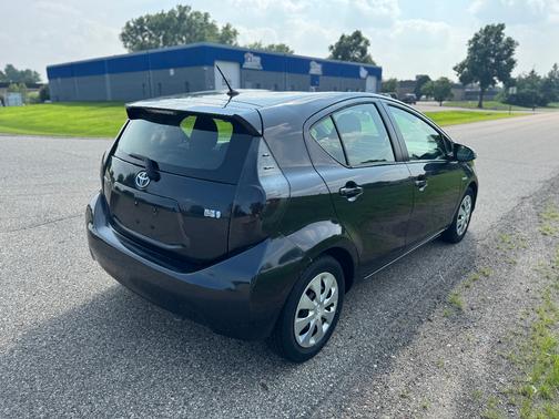 2013 Toyota Prius c Two