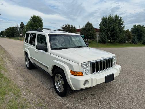 2010 Jeep Commander Sport