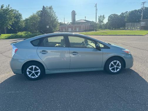 Green 2015 Toyota Prius Two
