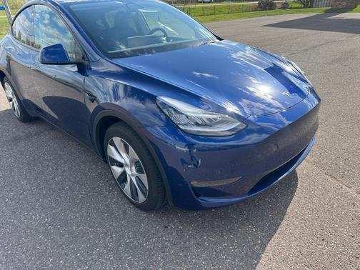 Blue 2021 Tesla Model Y Long Range